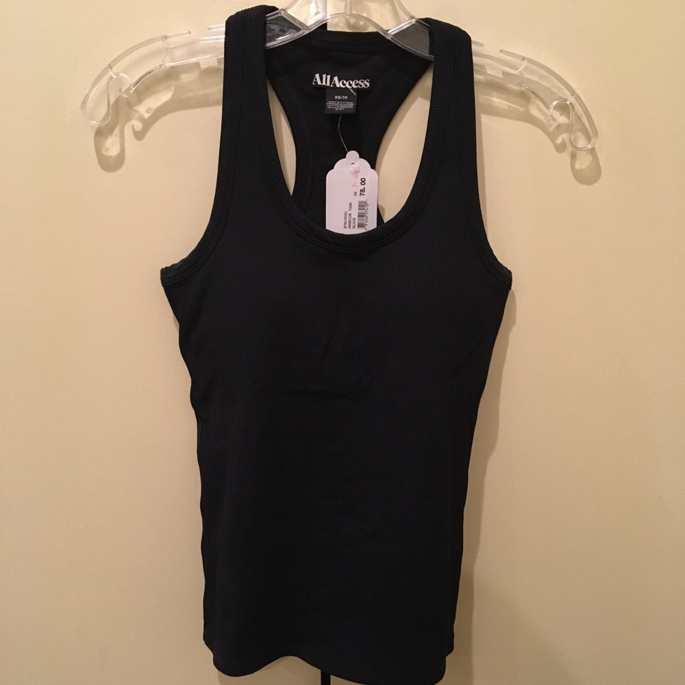 CLOSET CLOSING‼️🆕 3/$10 ✨ Padded workout tank top